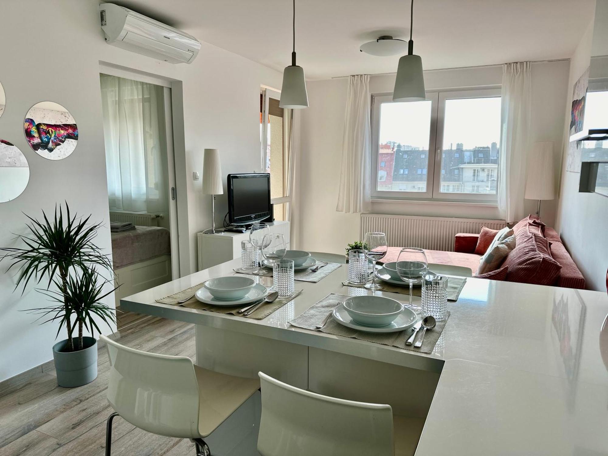 City Break Apartment - Private Garage, Ac, Balcony Budapest Exterior photo