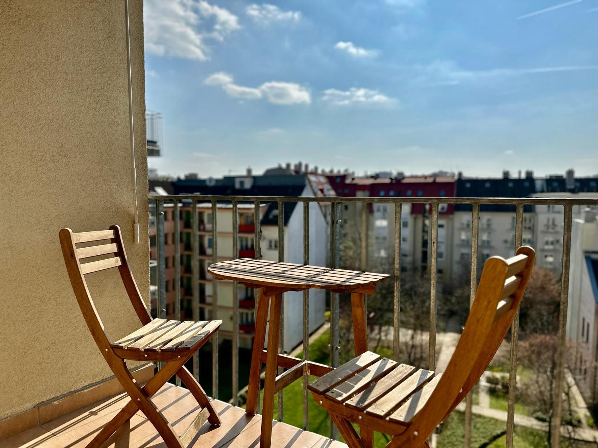 City Break Apartment - Private Garage, Ac, Balcony Budapest Exterior photo